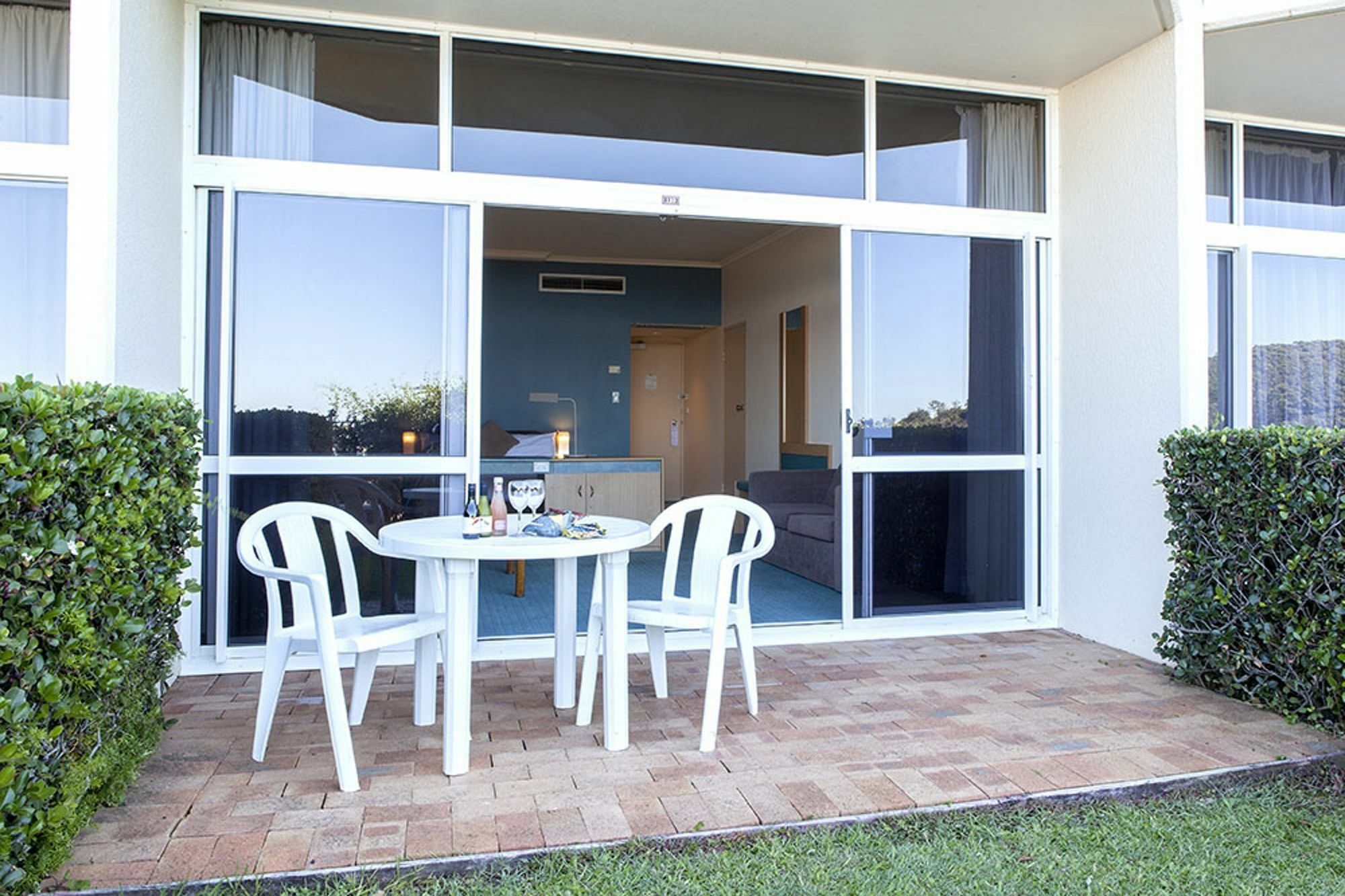 Absolute Beachfront Opal Cove Resort Korora Buitenkant foto